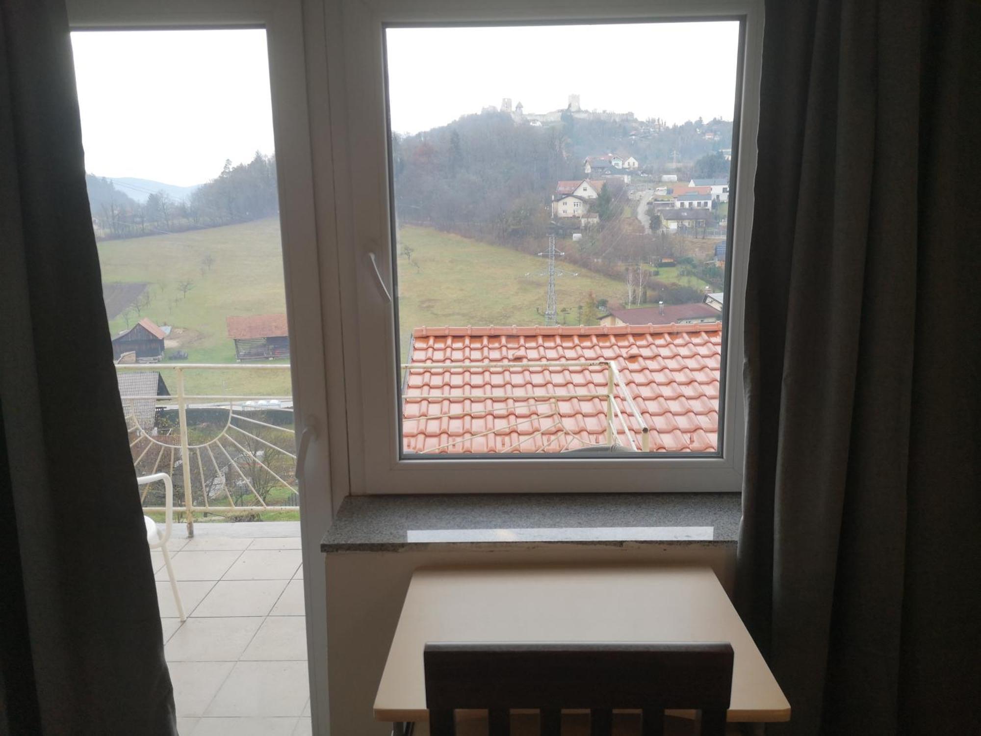 Small House In Celje Buitenkant foto