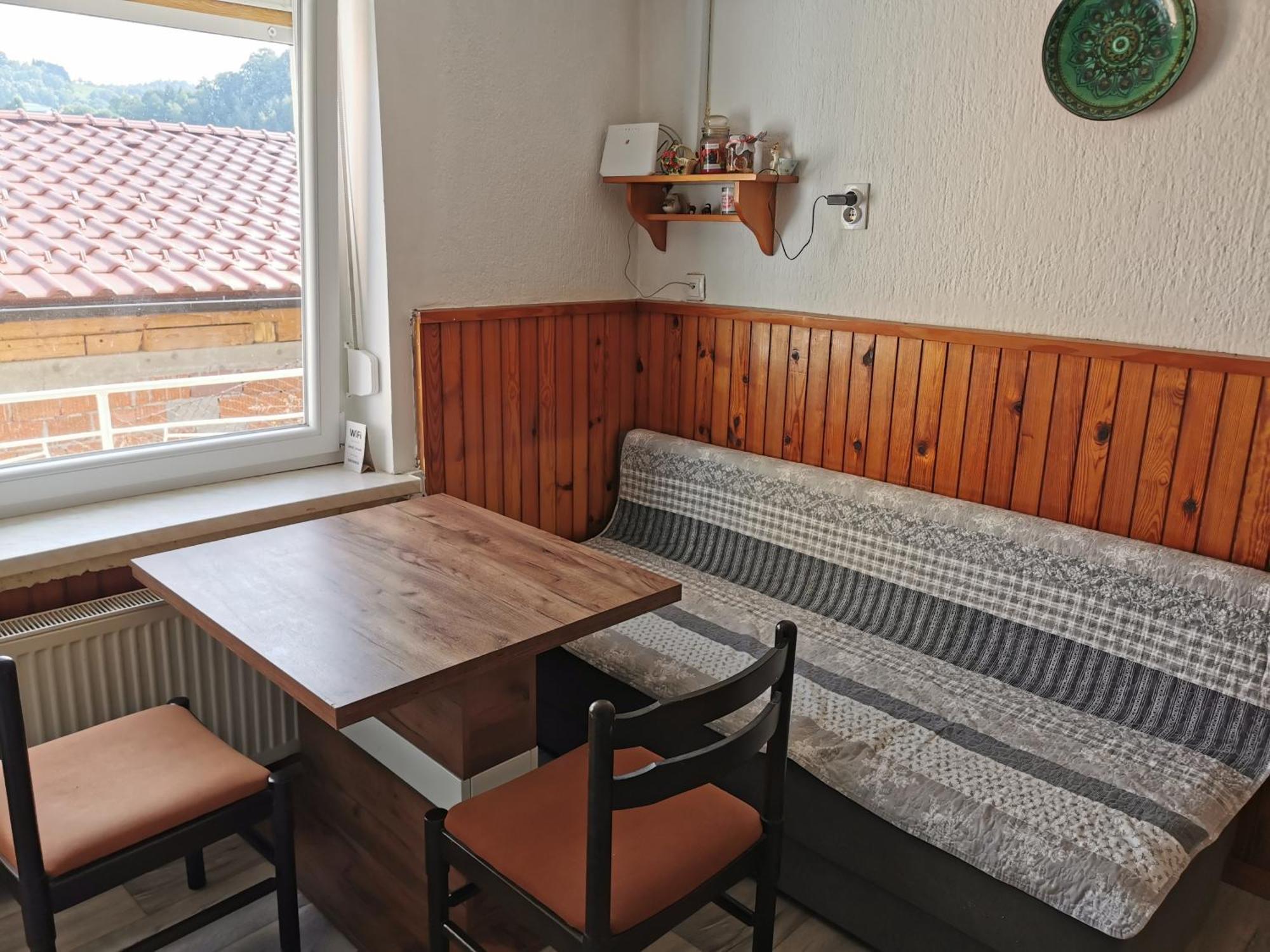 Small House In Celje Buitenkant foto